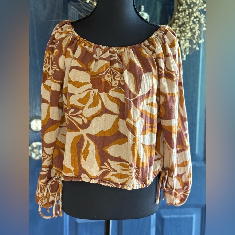 Gilli Off-Shoulder Floral Blouse in Mustard, Rust & Cream